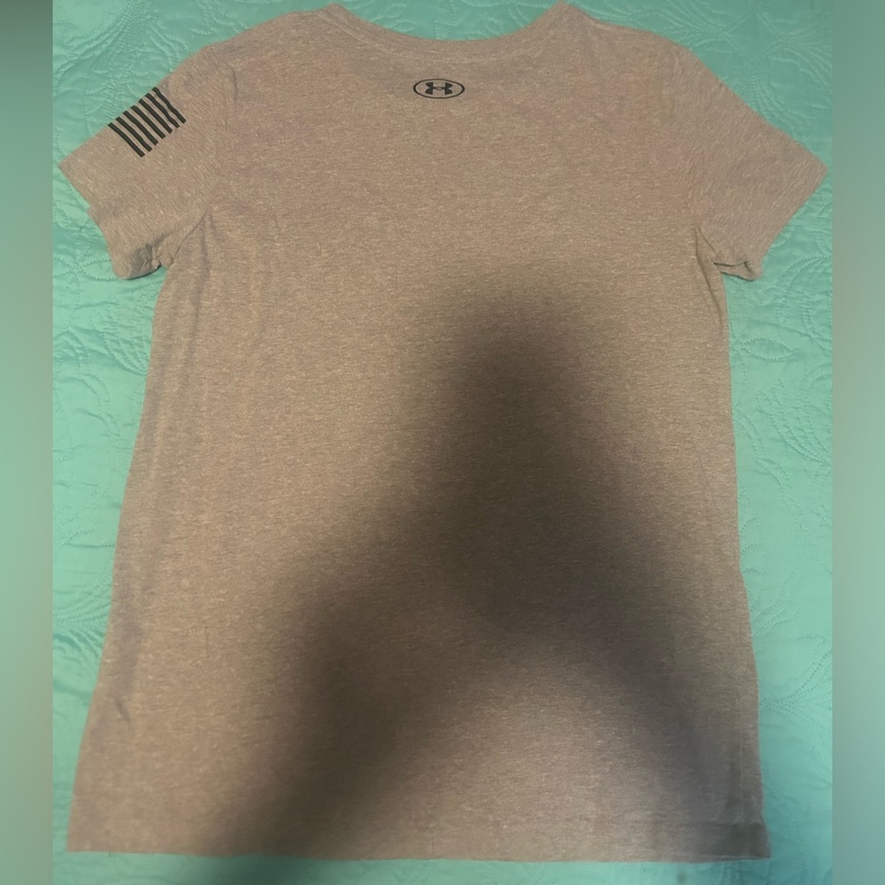 Women’s fitted shirt